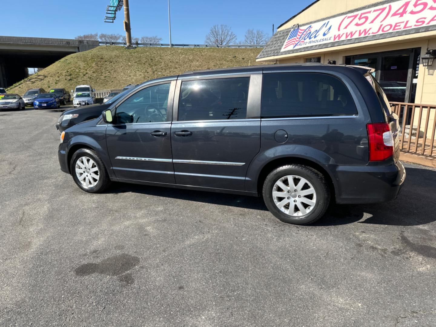 2014 Black Chrysler Town & Country (2C4RC1BG1ER) , located at 5700 Curlew Drive, Norfolk, VA, 23502, (757) 455-6330, 36.841885, -76.209412 - Photo#3